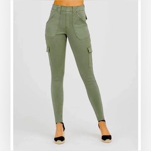 SPANX NWT SMALL S GREEN SPANX CARGO PANTS BRAND‎ NEW